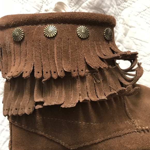 Brown suede booties - Minnetonka - Picture 2 of 3